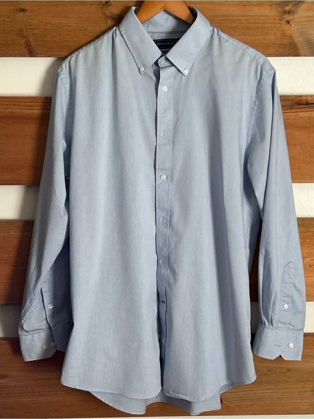 Crown & Ivy Stretch Wrinkle Free Slim Fit Button Up Blue Size L 16-16 1/2 32/33